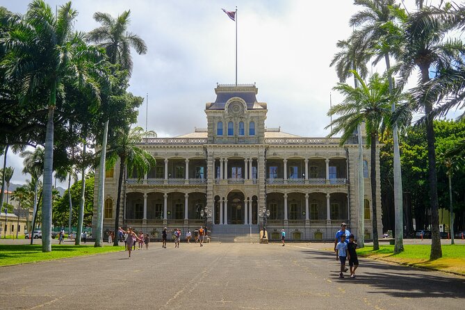 Waikiki Trolley Red Line Heroes & Legends Hop-on Hop-off Tour - Kakaʻako, Ward Centre, and Ala Moana