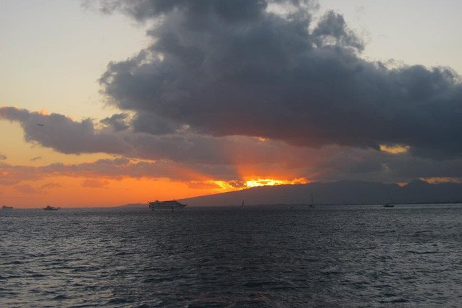 Waikoloa Signature Catamaran Sunset Sail - Waiting for the green flash