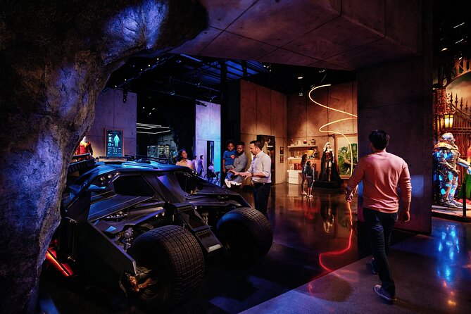 Warner Bros. Studio Tour Hollywood - Arriving at 3400 Warner Boulevard