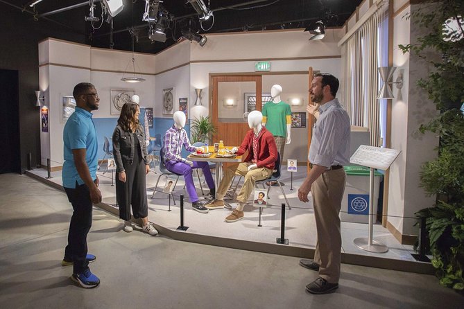 Warner Bros. Studio Tour Hollywood - Sheldon’s spot and The Big Bang Theory set