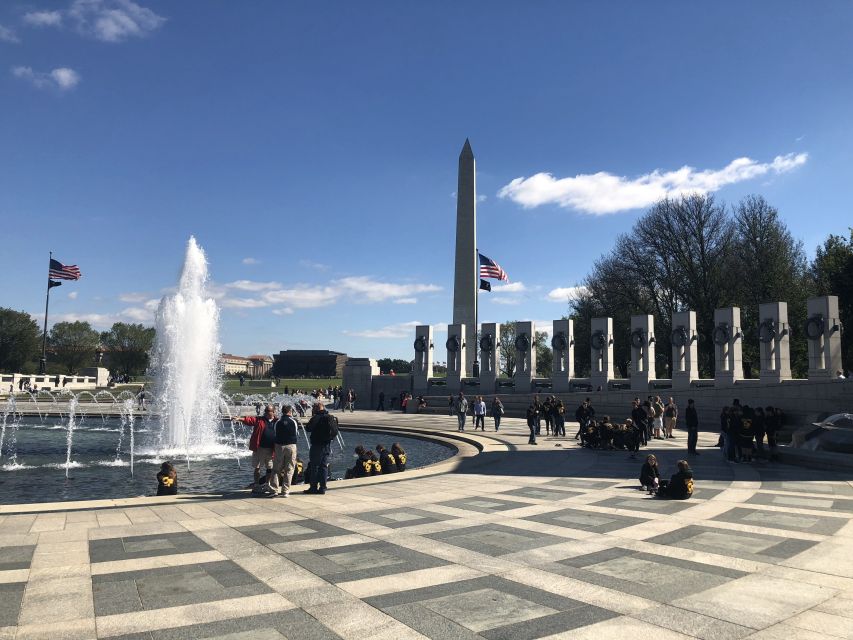 Washington DC: Bus Tour to the Highlights of the Capital - Lincoln Memorial and the veterans’ memorials