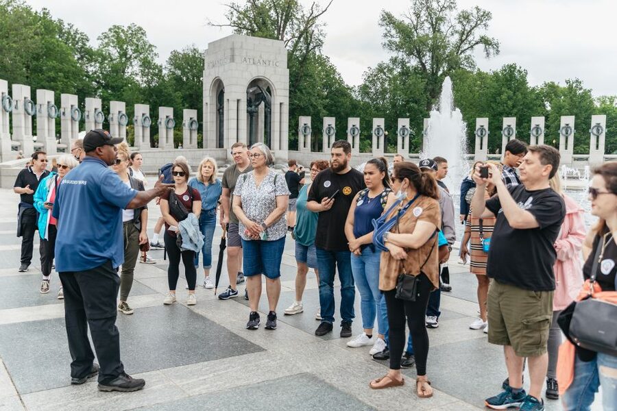 Washington, DC: Full-Day Tour with a Scenic River Cruise - The Capitol and White House: two very different centers of power