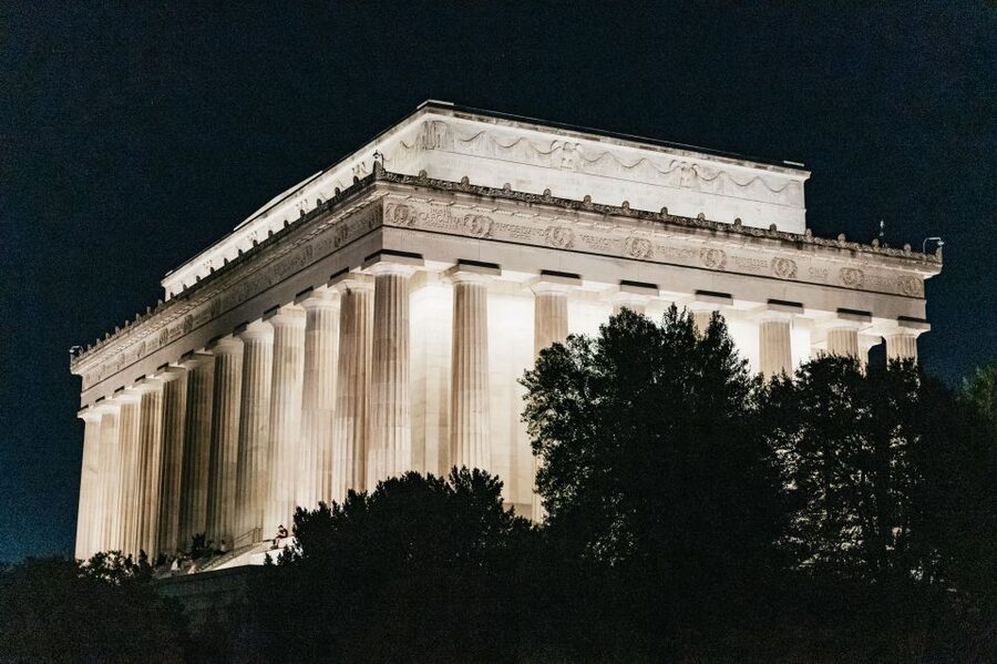 Washington DC: Monuments by Moonlight Nighttime Trolley Tour - Who should book this trolley tour?