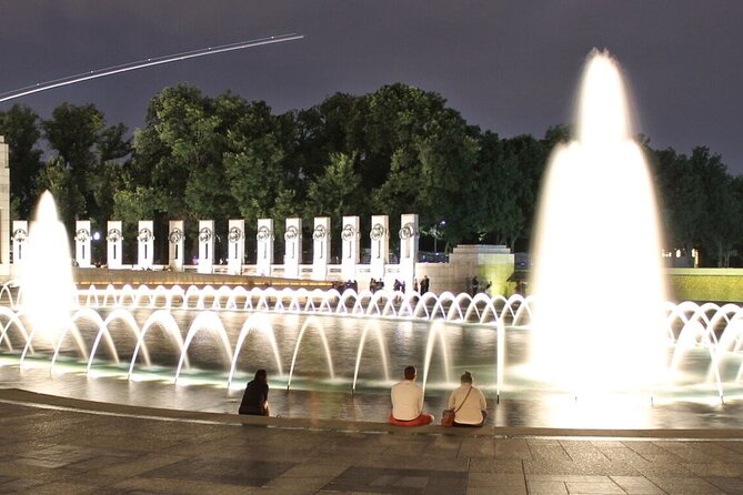 Washington DC Moonlight Tour by Electric Cart - The Tidal Basin: Jefferson and Martin Luther King Jr. Memorials