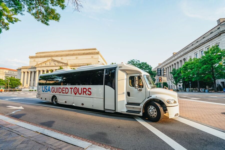 Washington DC: National Mall Night Bus Tour - What the guides add for your $55