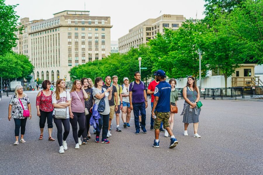 Washington DC: National Mall Night Bus Tour - The Tidal Basin and Thomas Jefferson Memorial