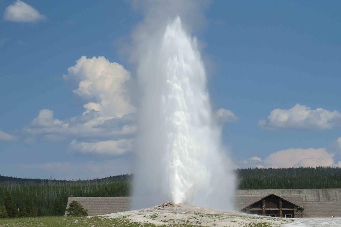 Yellowstone National Park - Full-Day Lower Loop Tour from Jackson - The early start and ride through Grand Teton